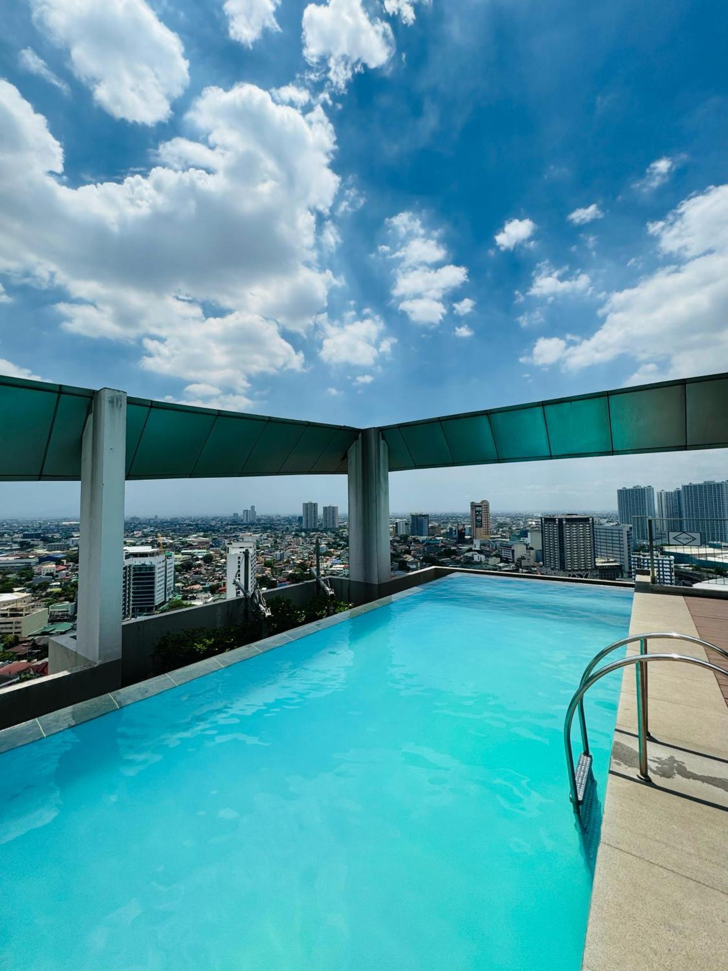 Apartment Vinia Infinity 2 Near Malls With Wifi Netflix And Karaoke